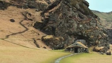 Fjalsjokull buzulu, havadaki yavaş çekim görüntüsü. İzlanda 'daki muhteşem buzul gölü.