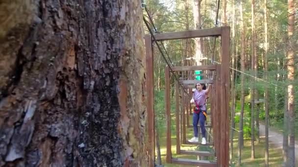 Caucasian Woman Solo Adventure Park Challenging Obstacle Tracks Struggle Passing — Stock Video