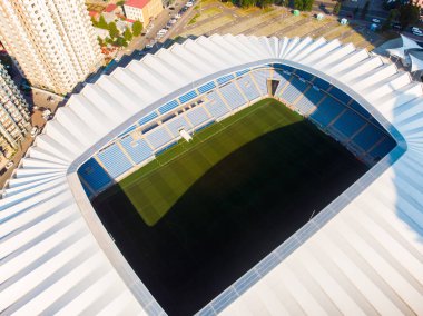 Batumi, Gürcistan - 4 Ağustos 2022: Futbol kulübü FC Dinamo Batumi Stadyumu 'nun (Adjarabet Arena) havadan görünüşü. Modern mimari binalar ve futbol stadyumları