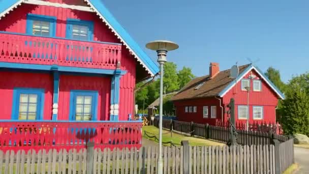 Nida Litauen Juni 2023 Schöne Traditionelle Litauische Landhäuser Aus Rotem — Stockvideo