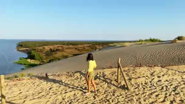 Chemin Cognitif Dans Réserve Nagliai Dans Flèche Curonienne Touriste Féminine — Video