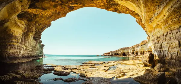 Вид Морскую Пещеру Вблизи Мыса Греко Капо Греко Айя Напы Стоковое Изображение