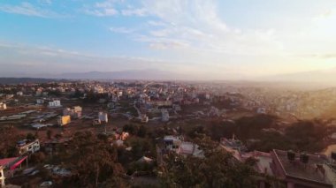 Statik zaman atlaması güzel Nepal başkenti Kathamndu şehir manzarası günbatımında. Mimari çatı konsepti. Kültür yaşam tarzı