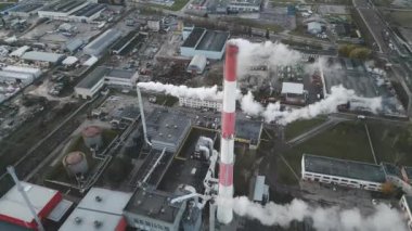 Siauliai, Litvanya - 25 Kasım 2024: Biyokütle Enerji Santrali, Litvanya 'nın Iauliai kentindeki biyokütle birleşik ısı ve enerji santralidir. Biyoyakıt santrali doğal gazın yerini sürdürülebilir biyokütle aldı