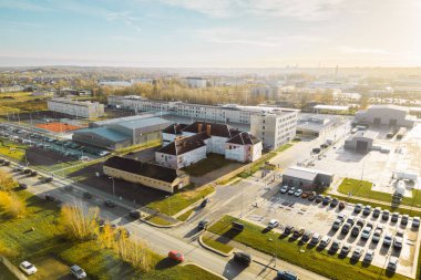 Siauliai, Litvanya - 13 Kasım 2024: Hava yeni Margiris Piyade Taburu Kampüsü. Milli Savunma Bakanlığı Projesi. Doğu Avrupa, Iauliai 'de Litvanya Silahlı Kuvvetleri.