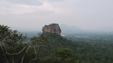 Sri Lanka Panoramasında Aslan Kayası