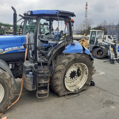 Hasarlı New Holland T7.250 Traktör.