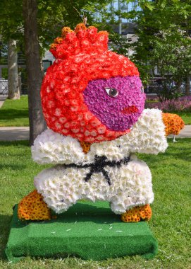 Bakü kenti Azerbaycan 'da düzenlenen festivalde doğal çiçeklerden yapılmış heykeller