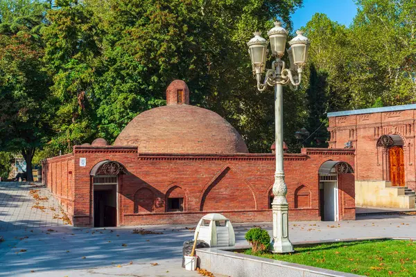 Şah Abbas 1601 yılında Ganja şehrinde inşa edilen eski camii. Azerbaycan 'da konumlanmış