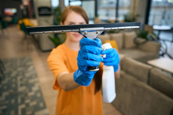 Red Haired Cleaner Uniform Protective Gloves Uses Special Glass Scraper — Stock Photo, Image
