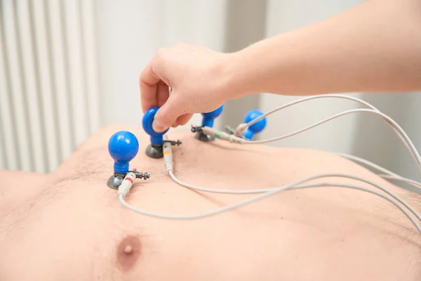 Close Portrait Man Body Medicine Technology Device Examining Heart Parameter — Stock fotografie