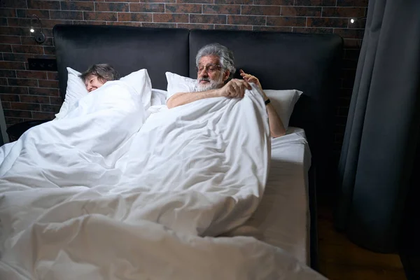 Elderly Woman Male Lying Bed Bedroom Preparing Sleep — Stock Photo, Image