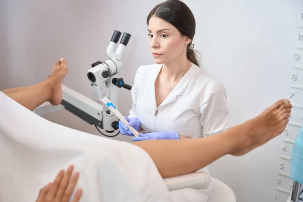 Lady Gynecologist Holding Her Hands Set Taking Biomaterial Vagina Analysis — Stock fotografie