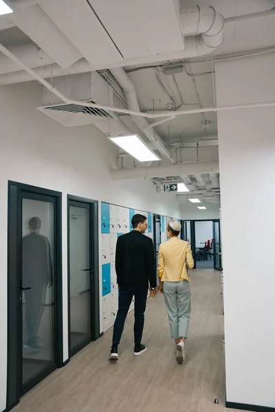 Cheerful Colleagues Coming Back Office Break Walking Long Bright Corridor — Stock Photo, Image