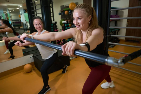 Experienced Fitness Clinic Trainer Helps Lady Perform Wellness Exercises Women — Stock Photo, Image