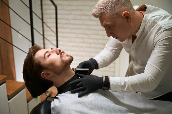 Barber Shaves Our Clients Stubble Special Tool Man Prefers Professional — Stock Photo, Image