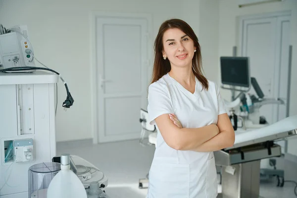 Portrait Beautiful Female Gynecologist Cabinet New Equipment Clinic — Stock Photo, Image