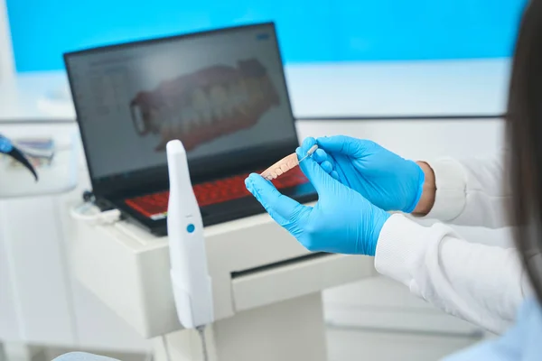 Dental Technician Making Cleaning Prosthesis Looking Image Made Dental Intraoral — Stock Photo, Image