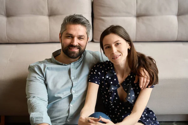 Pleasant Middle Aged Couple Settled Floor Sofa People Comfortable Casual — Stock Photo, Image
