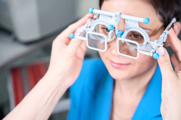 Optometrist Hands Putting Trial Lens Frame Polarizing Filters Woman Face — Stock Photo, Image