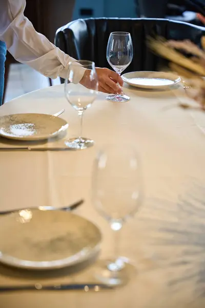 Waitress White Jacket Serves Table Restaurant Hall White Tablecloth Table — Stock Photo, Image