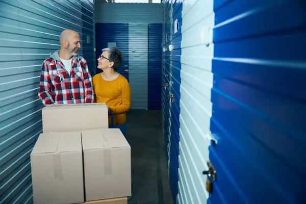 Guy Girl Look Each Other While Transporting Cardboard Boxes — Stock Photo, Image