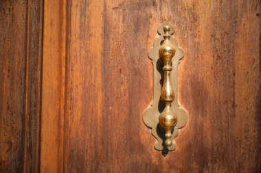 Valencia, İspanya 'daki antika kapı kolunu kapat. Seyahat, turizm konsepti