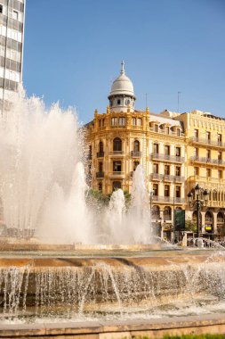 Valencia Ayuntamiento, Casa Ferrer ve Noguera binalarını İspanya 'ya çevirdi. Seyahat, turizm konsepti
