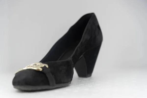 Sepatu Suede Wanita Dengan Latar Belakang Putih Sepatu Wanita Feminine — Stok Foto