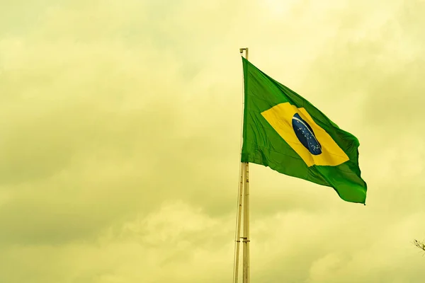 Brazilian Flag Flying Iron Bar National Symbol Pavilion Symbol Federative — Stock Photo, Image