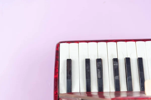 Antiguo Acordeón Rojo Para Piano Instrumento Musical Instrumento Viento Equipo — Foto de Stock