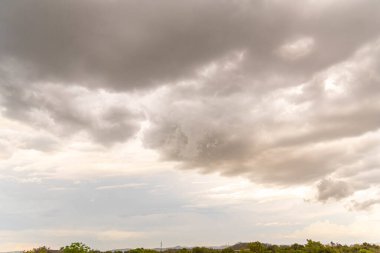Güney Brezilya 'daki pampa biyoloji arazisinin üzerine yağmur bulutları yağar,