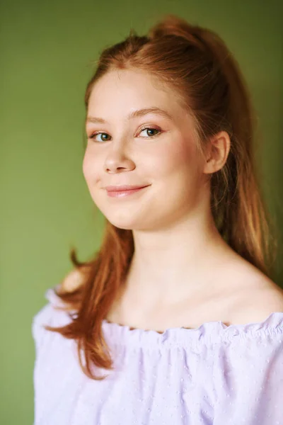 Ομορφιά Πορτρέτο Των Όμορφων Νέων Ετών Κοκκινομάλλα Teenage Κορίτσι Φορώντας — Φωτογραφία Αρχείου