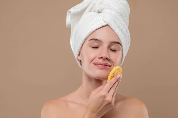 Face Care Cute Young Girl Cleansing Her Face Toner — Stock Photo, Image
