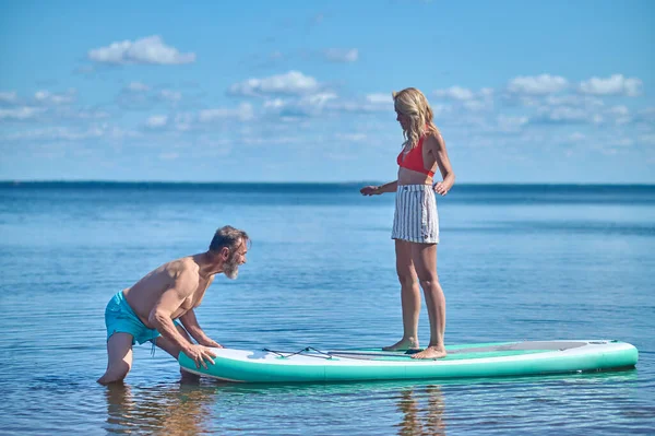 Kayaking Couple Spending Time Sea Kayaking — Stock Photo, Image