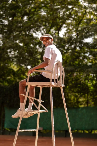 Turnuva Tenis Kortundaki Sandalyede Çizgi Var — Stok fotoğraf