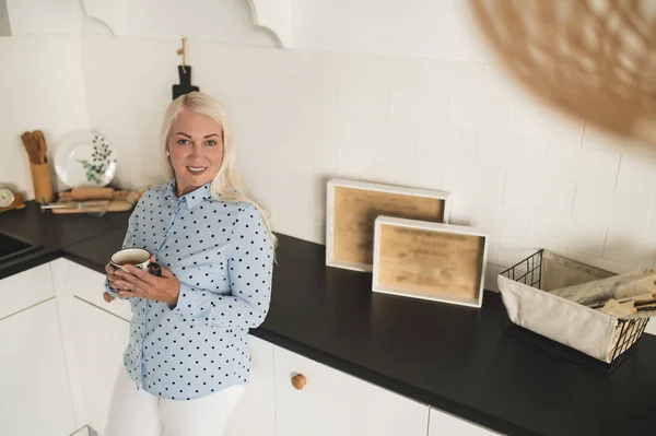 Peaceful Morning Blonde Woman Having Coffee Kitchen — Stock Photo, Image