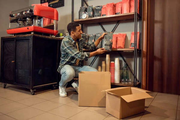 Smiling Happy Young African American Cafe Employee Packing Sealed Coffee — Stock Photo, Image