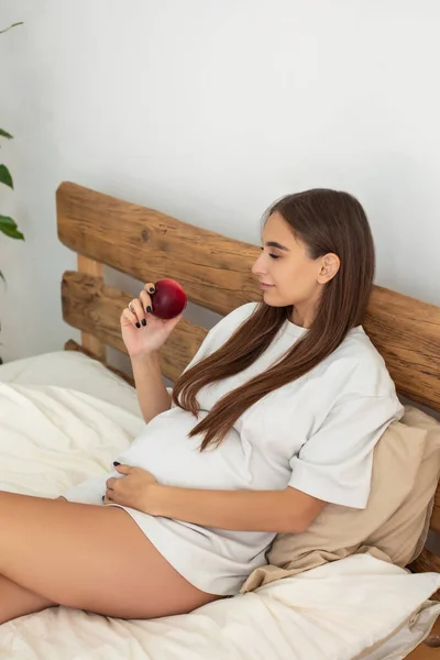 Pregnant Woman Long Haired Pretty Pregnant Young Woman Bed Home — Stock Photo, Image