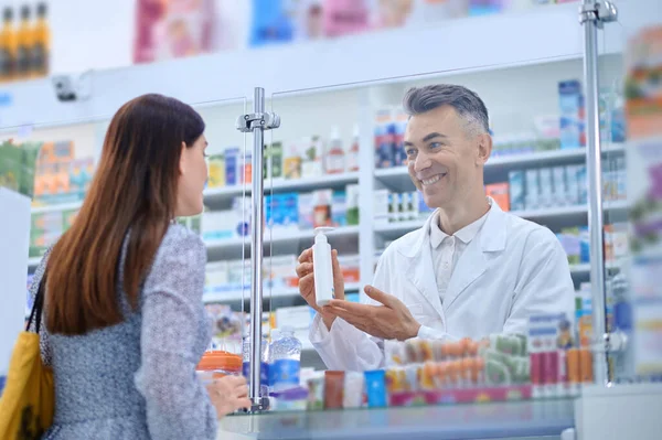 Drugstore Long Haired Woman Buying Medicines Drugstore — Fotografia de Stock