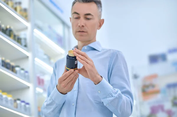 Choosing Supplements Mid Aged Man Choosing Supplements Drugstore — Photo