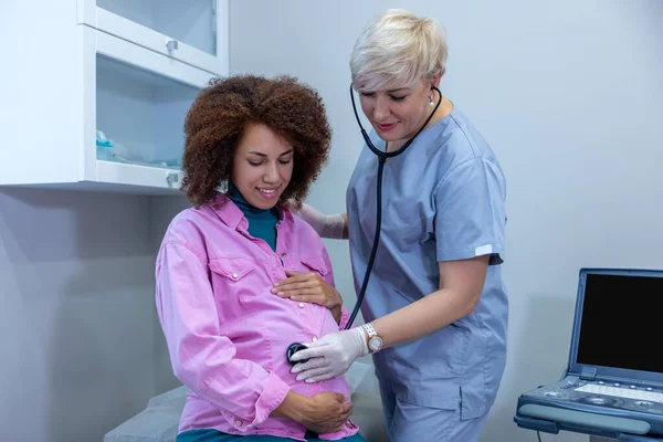 Monthly Check Obstetrician Examining Pregnant Woman Palping Her Belly — Stock Photo, Image