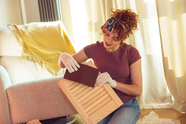 Wood Painting Ginger Cute Young Woman Making Workshop Painting Wood — Stock Photo, Image