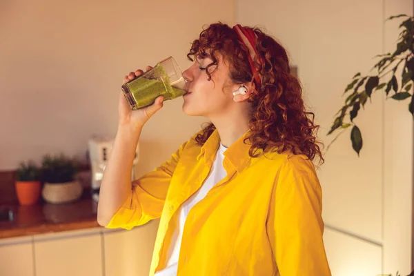 Healthy Drink Cute Young Girl Yellow Shirt Drinking Smoothie — Stok fotoğraf