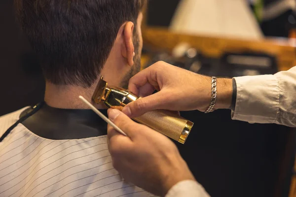 Beard Trimming Barber Carefully Trimming Clients Hair — Stock Photo, Image