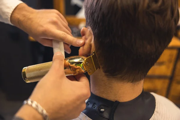 Shaving Barber Trimming Shaving Cleints Neck Electric Razor — Stock Photo, Image
