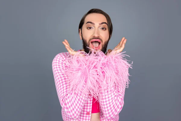 Sorprendido Sorprendido Persona Transgénero Con Ropa Rosa Gritando Emoción Siendo — Foto de Stock