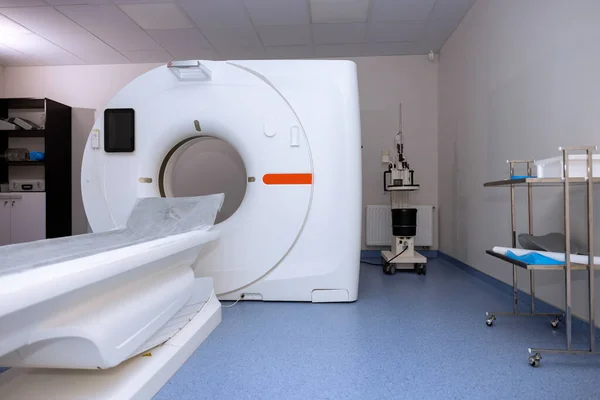 Mri Magnetic Resonance Imaging Device Hospital Medical Equipment Health Care — стоковое фото