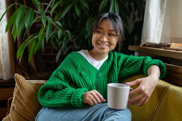 Bom Dia Casa Sorrindo Asiático Jovem Menina Ter Manhã Chá — Fotografia de Stock
