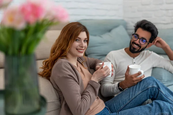 Romantic Couple Drinking Coffeee Home Relaxing Cosy Living Room — Stock Photo, Image